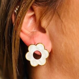 Boucles d'Oreilles Fleur en Nacre – La Poppy